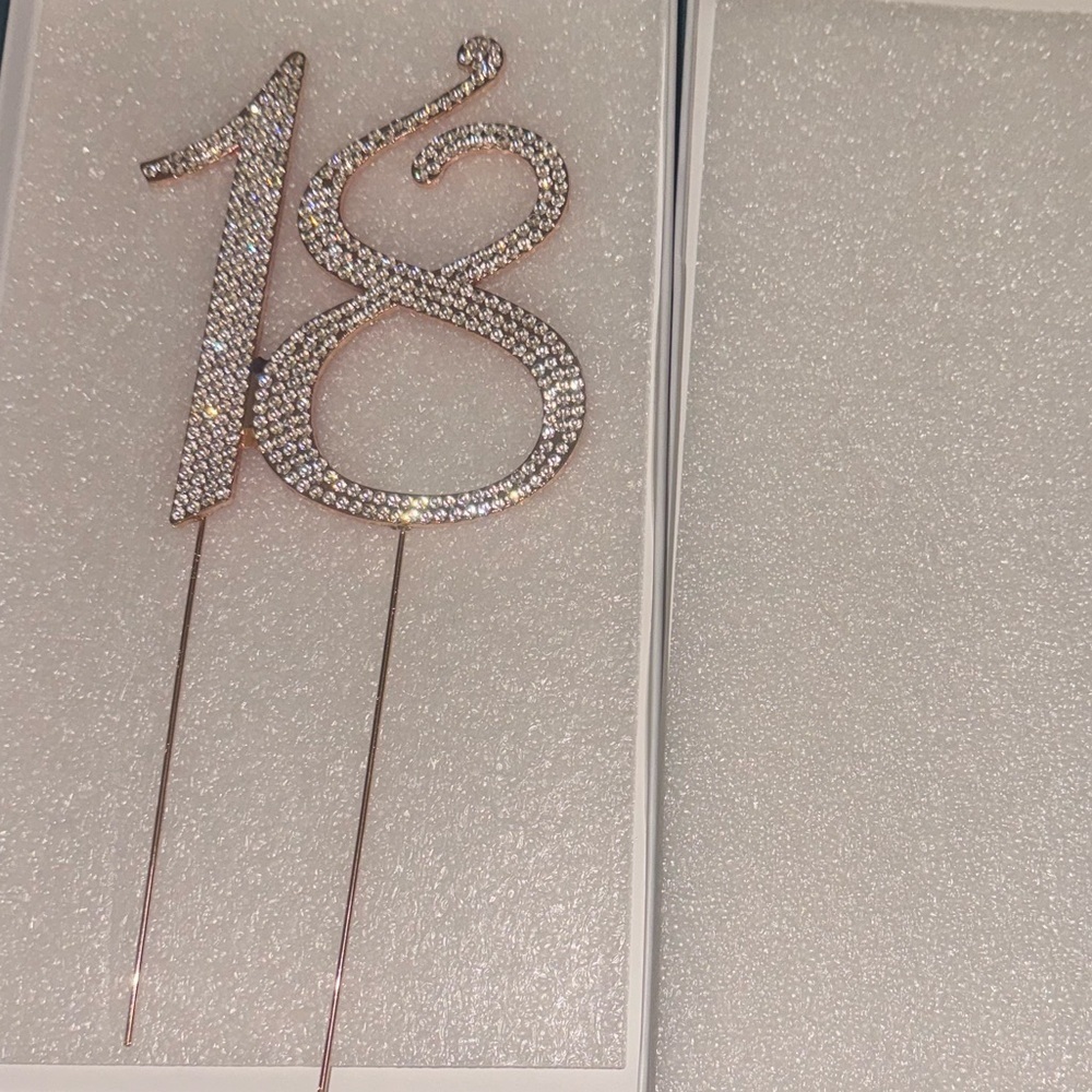 🎂Crystal Creations Elegant Silver Cake Topper number 18 for 18th birthday - Picture 5 of 7